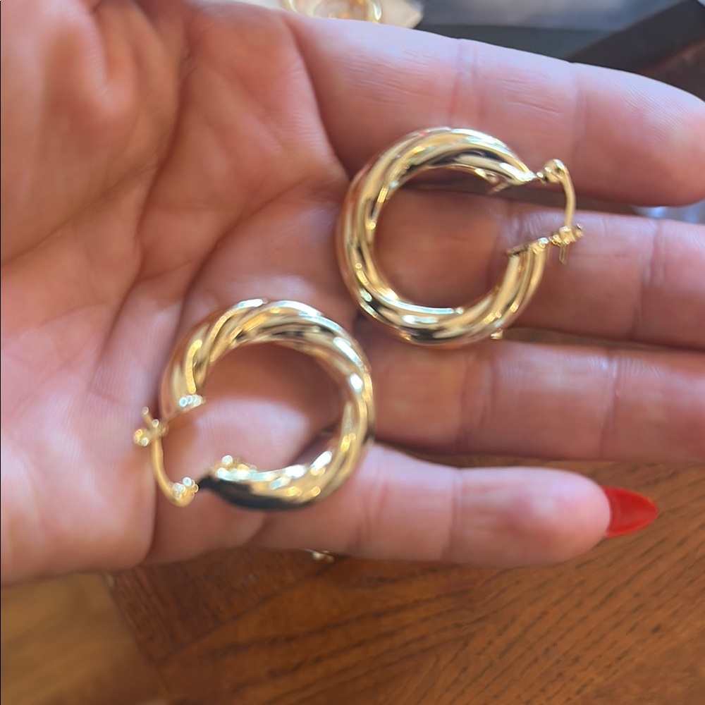 Trendy Gold Hoop Earrings Stainless steel 18k gold plated - Picture 2 of 4